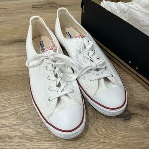 BRAND NEW low rise converse
